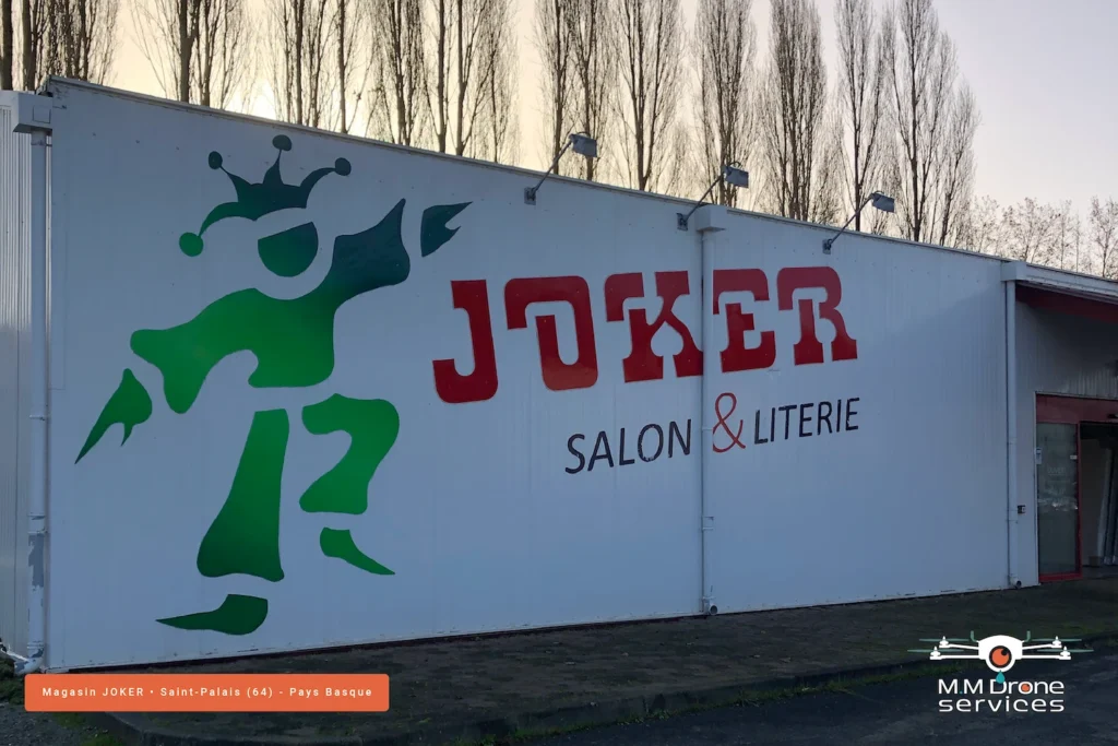 Nettoyage par drone de la façade commerciale du Magasin JOKER • M.M Drone Services